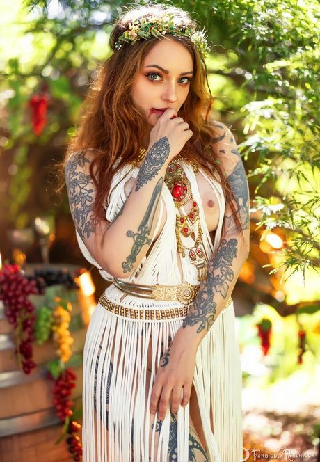 Genevieve Riker pretty model galleries