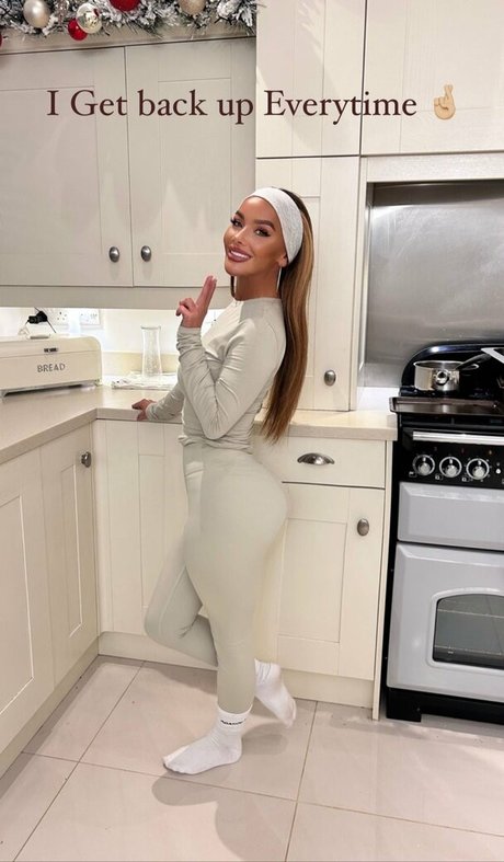 Chelsea Healey model porn pics