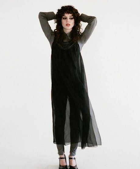 Sophie Thatcher sex model image