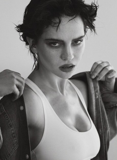 Sophie Thatcher Quick model image