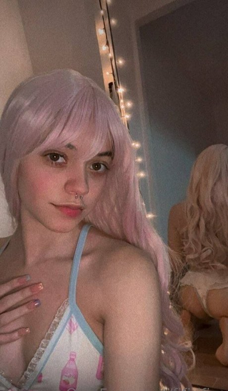 Fifi Rifis star exclusive photos