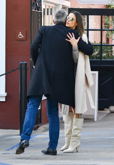 Alessandra Ambrosio art star picture