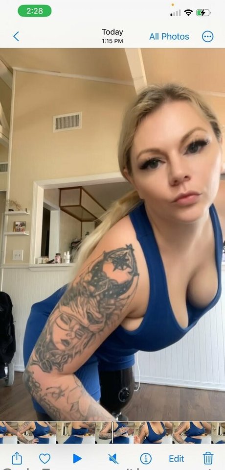 theamputeebitch best model images