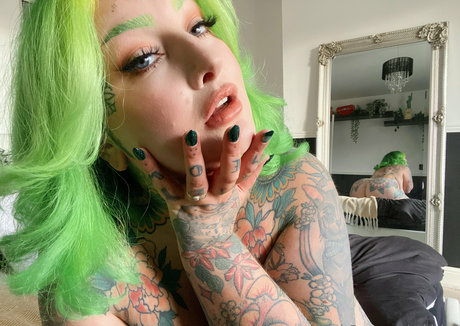 GaldaLou exclusive actress img