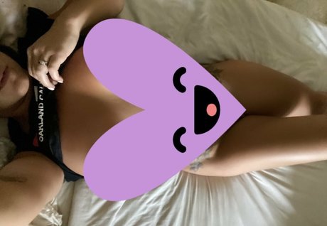 CourtneyTillia free model pic