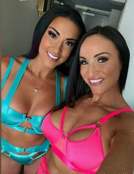 CourtneyTillia pretty star picture