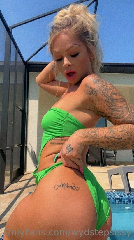 busty mom onlyfans hot sex images