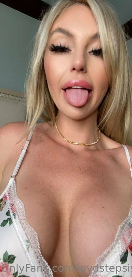 wydstepsissy star top pics