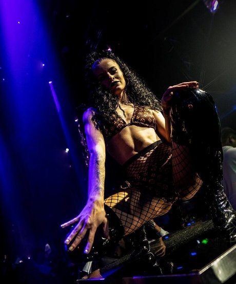 Veta George Models model nude image