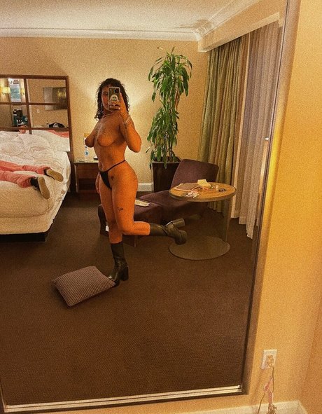 cuckold feet onlyfans hd picture