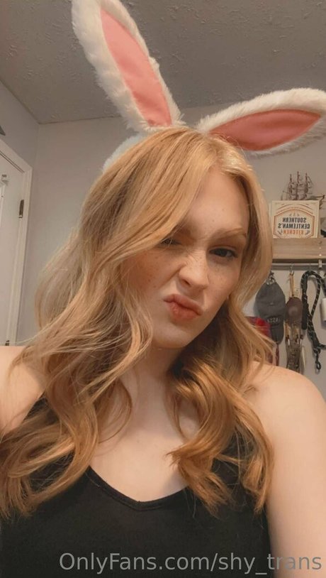 Shy Trans high quality actress img