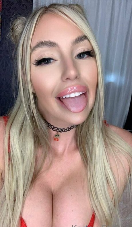 karleystokes star hot photo