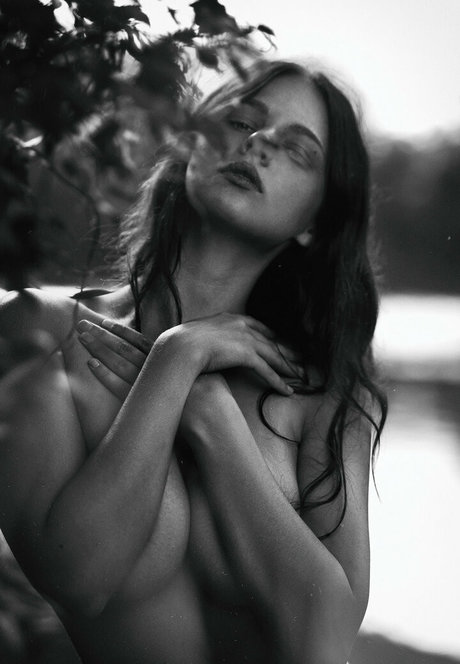 rivers vip model pretty picture