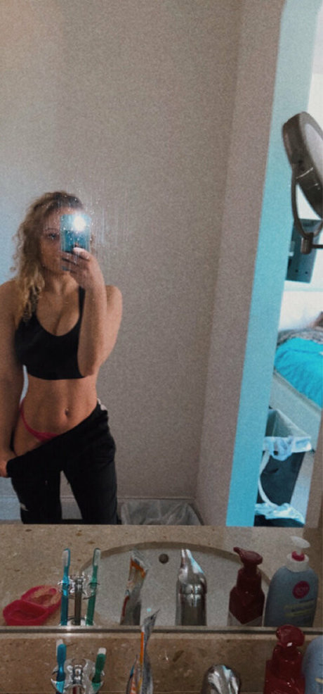 Evieerikson nice pornstar image