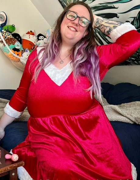 naughtynyxiefree sex actress archive