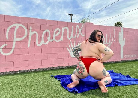 naughtynyxiefree model nice photo