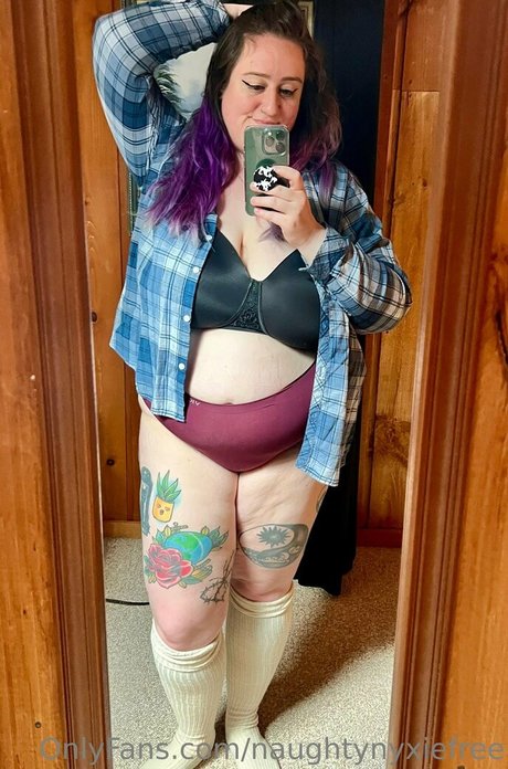 naughtynyxiefree sex actress galleries