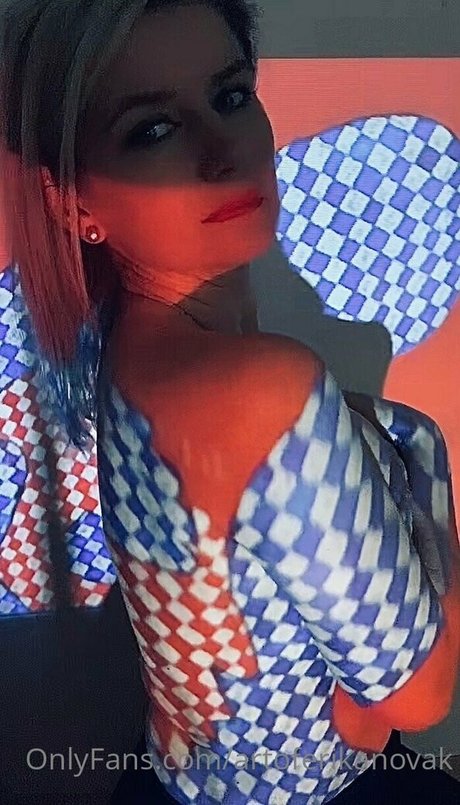 BadEry adult star pics