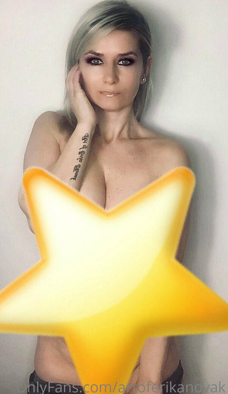 BadEry pornstar nude image