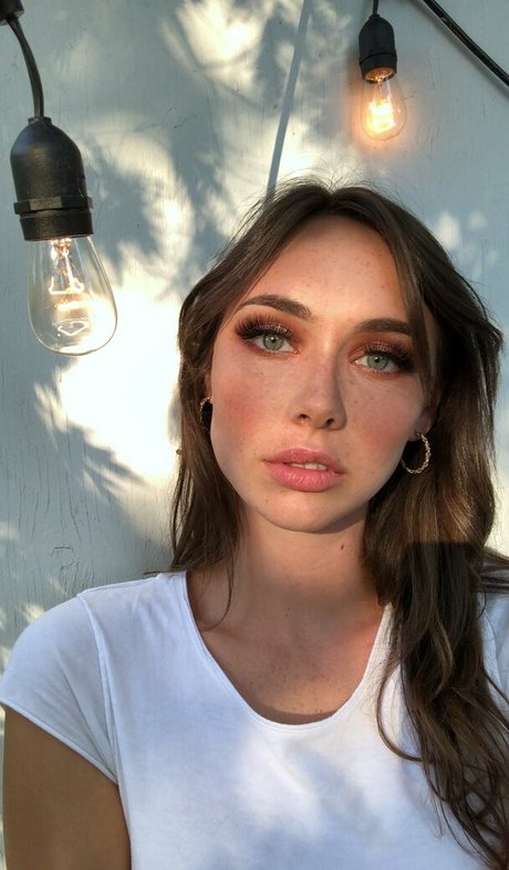 sydneylouisewilliams adult actress gallery