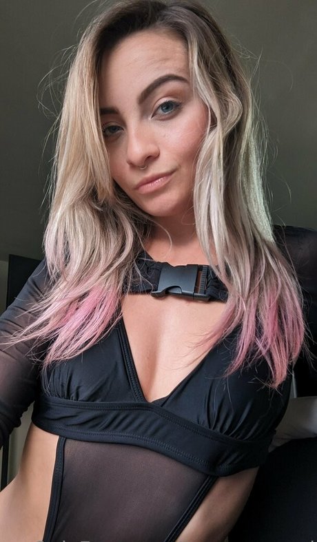 Karmaroused exclusive actress photos