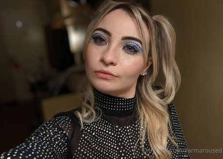 Karmaroused adult model archive