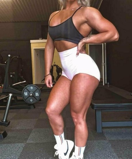 thefitnessbarbiie hd actress img