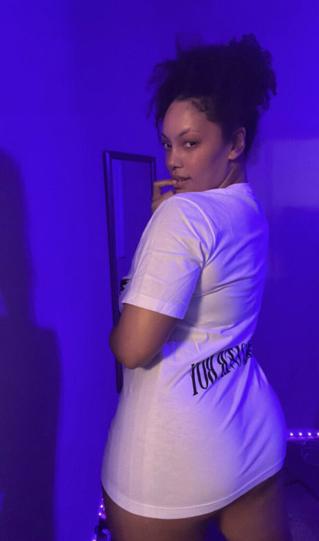 famousaria Profile pic