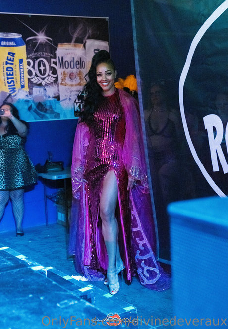 divinedeveraux adult actress gallery