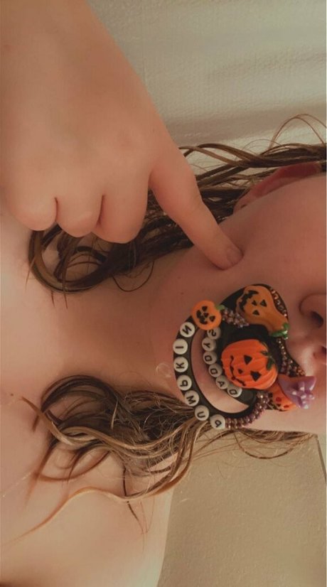 sleepy hneybee model porn photo