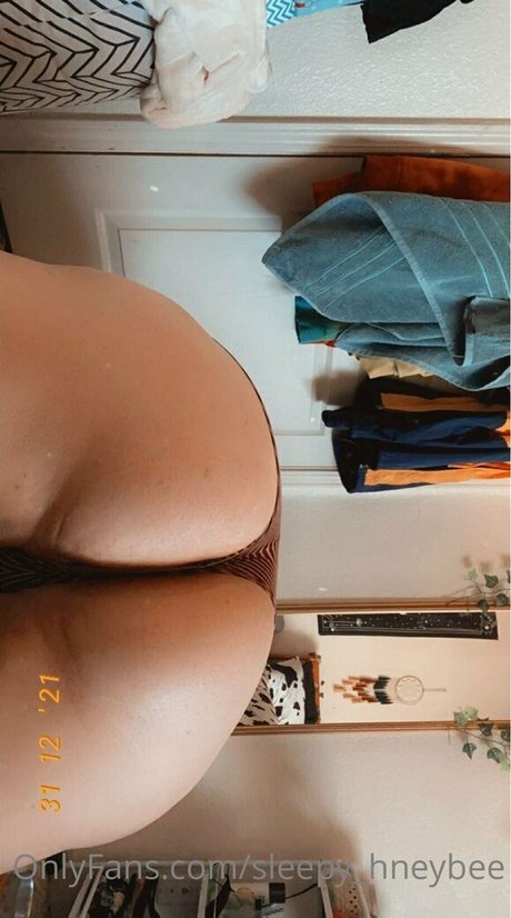 sleepy hneybee pornstar img