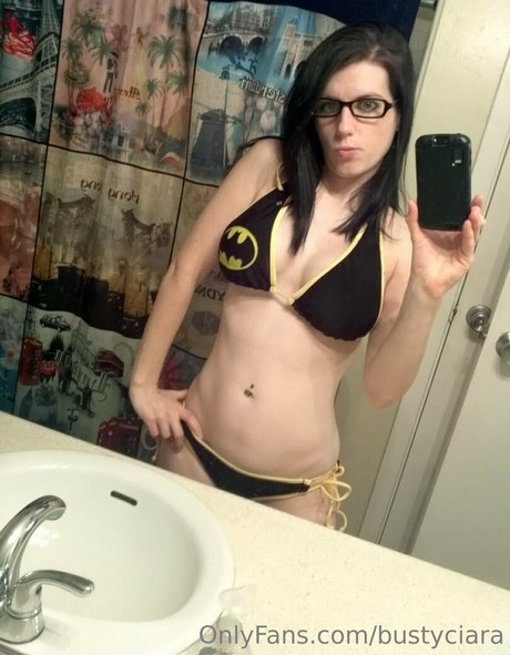 BustyCiara star erotic photo