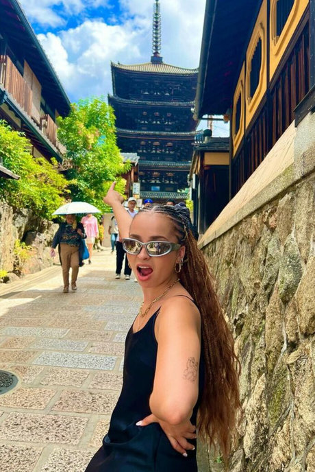 Ella Eyre high quality model photos