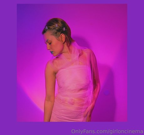 Girl On Cinema sexy star pic