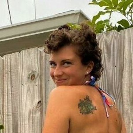 Brittanyythicc sexy model img