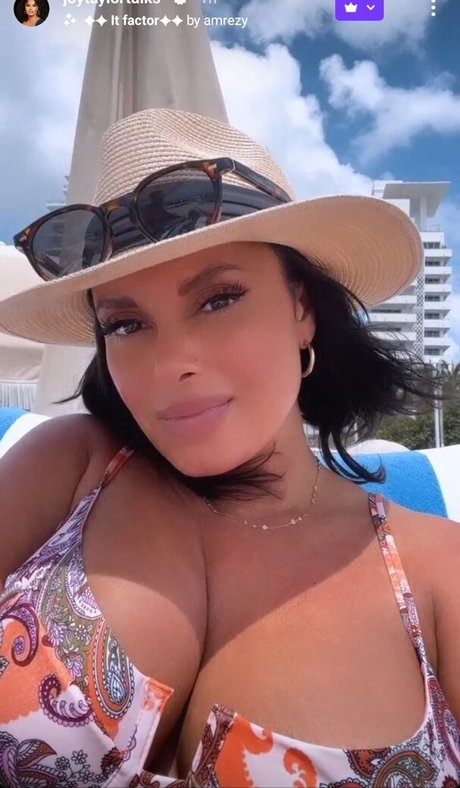 Joy Taylor perfect model photo