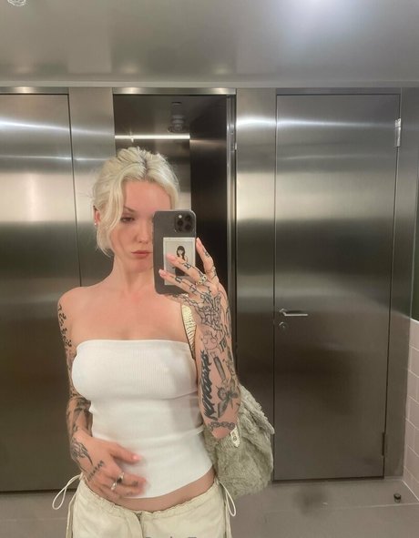 cherryyjones star adult picture