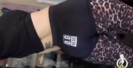 JustYeliz pornographic model archive