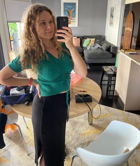 RoxyTall beautiful star galleries