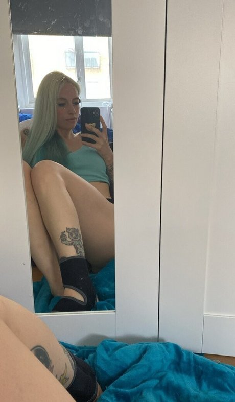 Giulia Henne adult model picture