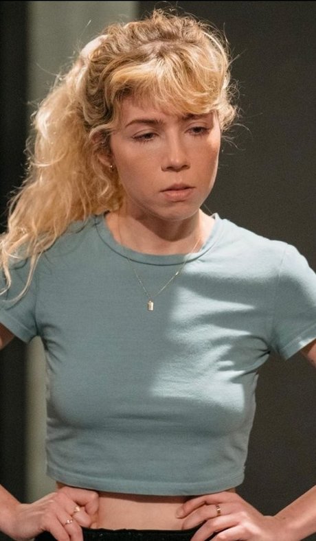 Jennette McCurdy adult star image
