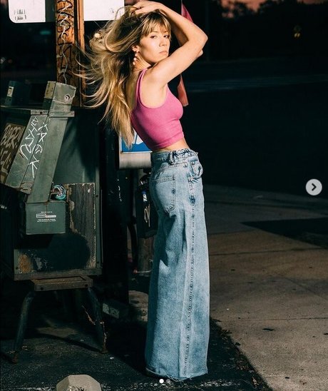 Jennette McCurdy model xxx galleries