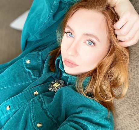 Megan Everett pornstar sex photo