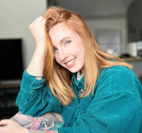 Megan Everett hot star photos