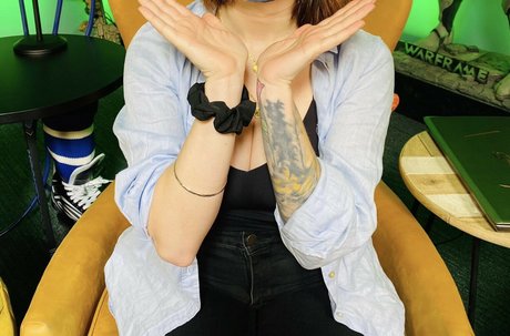 Megan Everett model porn photos