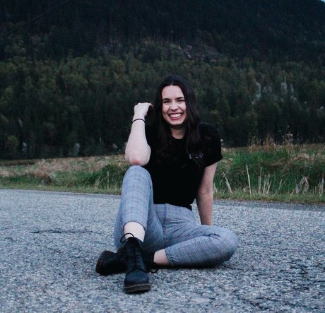 Sarah Butt high quality actress pics