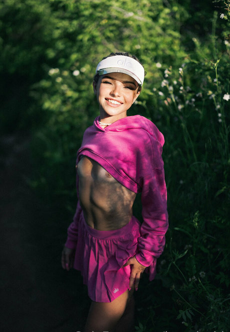 Brie Belle pretty pornstar img