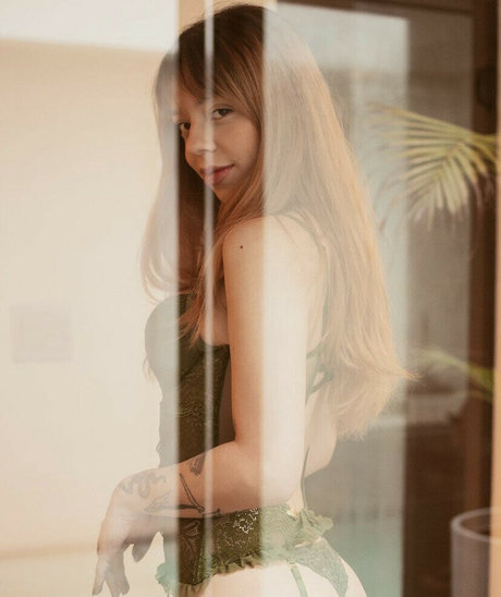 Brendazelinski model art img