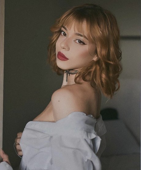 Brendazelinski adult model img