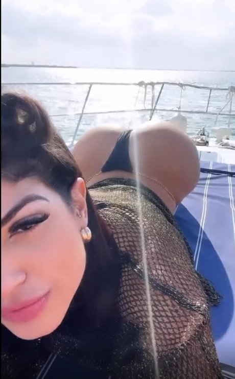 Claudia Mustelier model hot archive